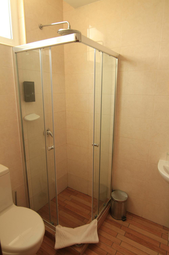 Bathroom 4, Hotel Santa Maria, Praia