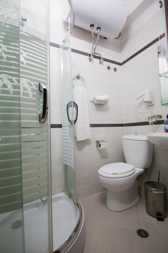 Bathroom 4, Hotel Dea 2002, Korçës