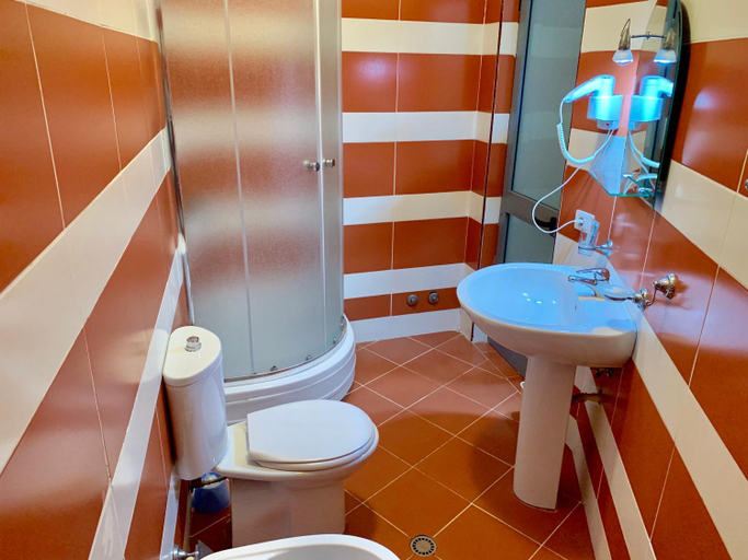 Bathroom 4