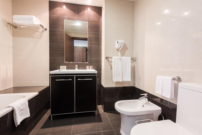 Bathroom 7