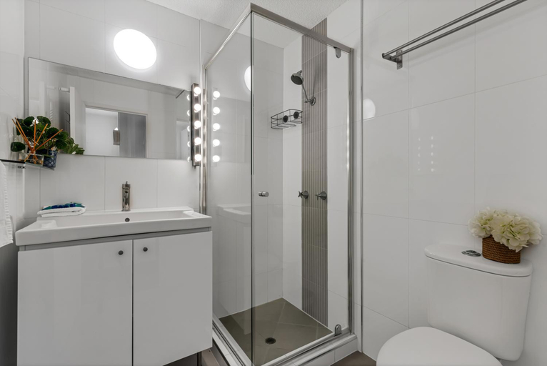 Bathroom 2, Mylos Holiday Apartments, Maroochy - Maroochydore