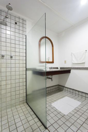 Bathroom 4, Hotel Lopes Caxambu, Caxambu