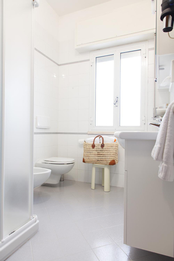 Bathroom 9