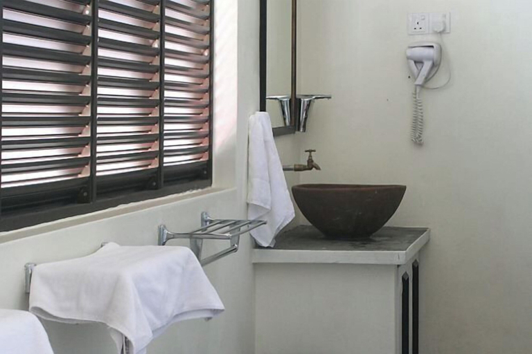 Bathroom 28