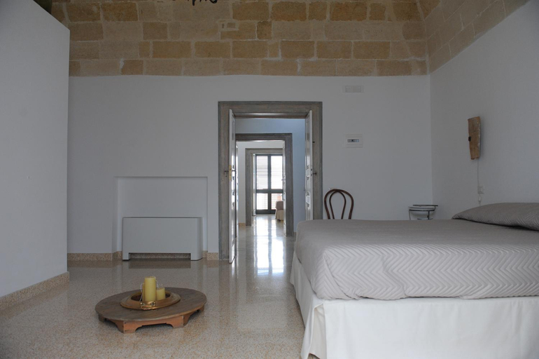 Bedroom 2, Contrada Cappuccini, Taranto