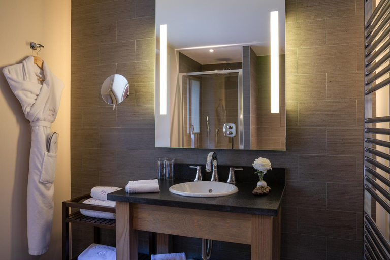Bathroom 4, La Mainaz Hotel Restaurant & Resort, Ain