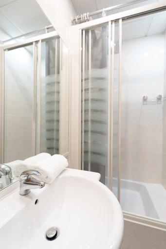 Bathroom 11