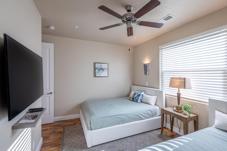 Bedroom 3, Bella Vista On The Fairway, Washington