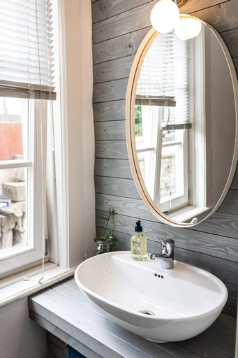 Bathroom 29