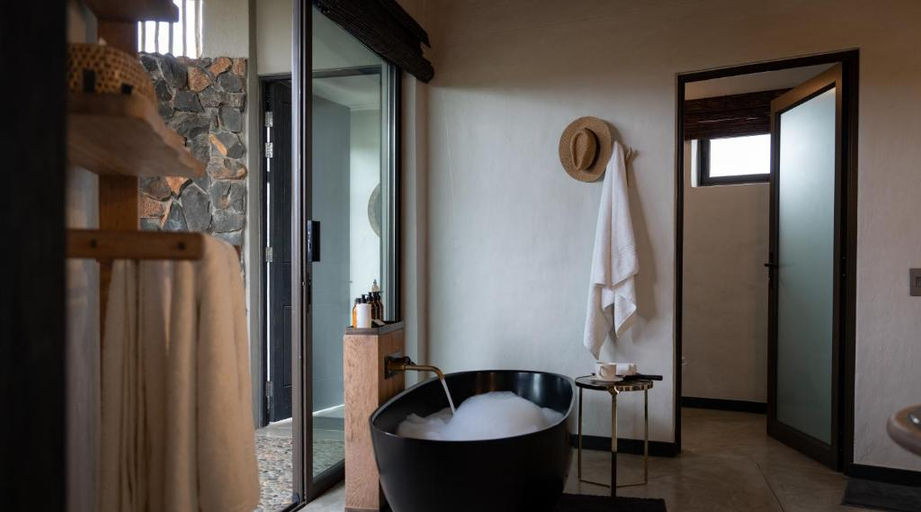 Bathroom, Euphorbia Mashatu