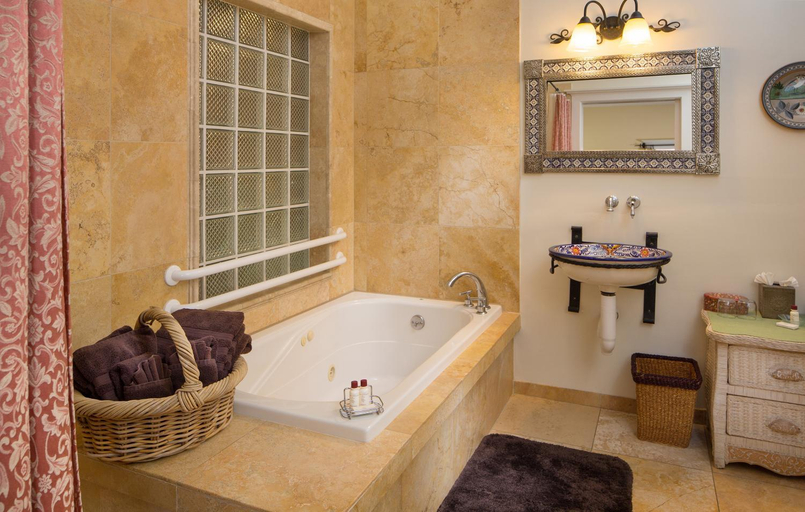 Bathroom 2, CASA BLANCA BED AND BREAKFAST, San Juan