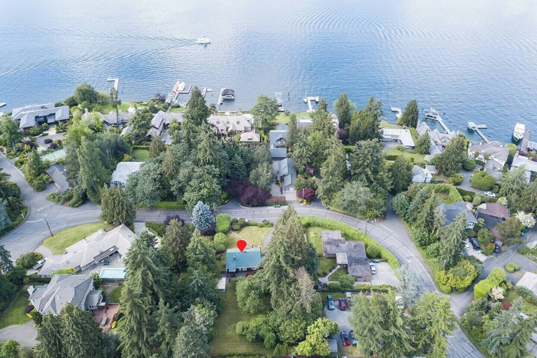 Others 4, Private park in a cozy home next to I-90 huge yard, King