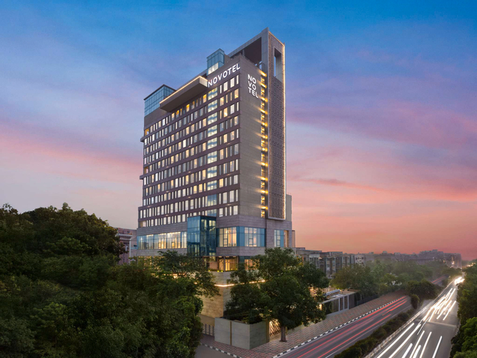Novotel New Delhi City Centre, West
