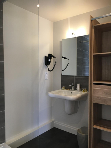 Bathroom 4, Les Bains Boyardville - Hotel et Restaurant, Charente-Maritime