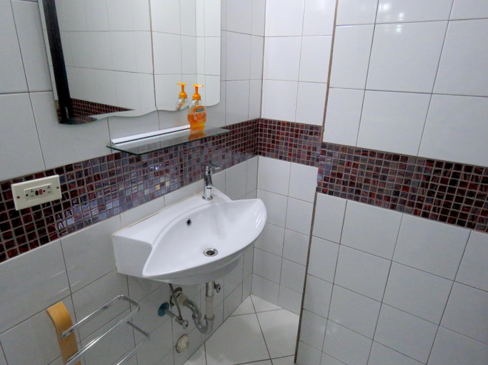 Bathroom 2, SERENADE Lodging Rooms, Panamá