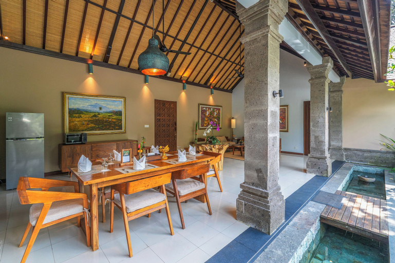 Dining Room 10