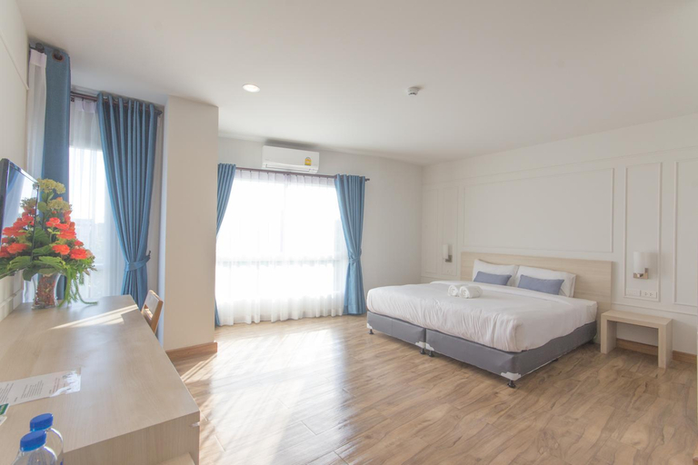 Bedroom 13