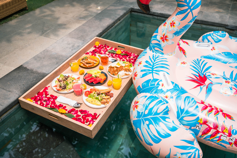 Food & Drinks 18