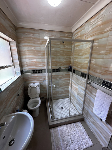 Bathroom 5, Mosele wa Pula Guesthouse, Bojanala