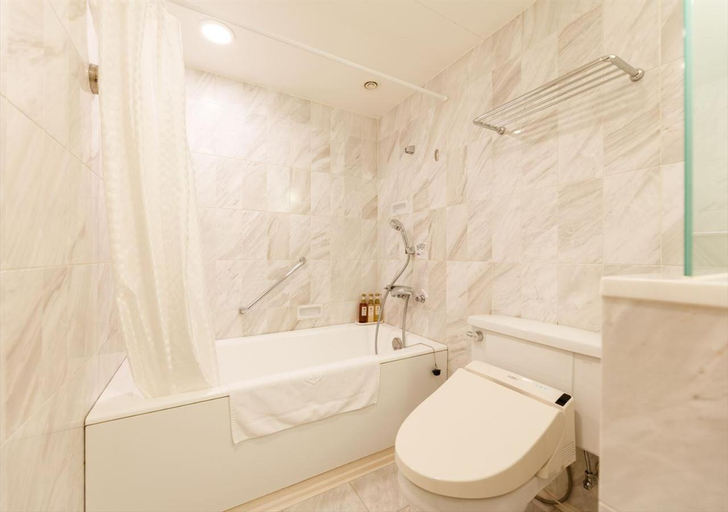 Bathroom 12