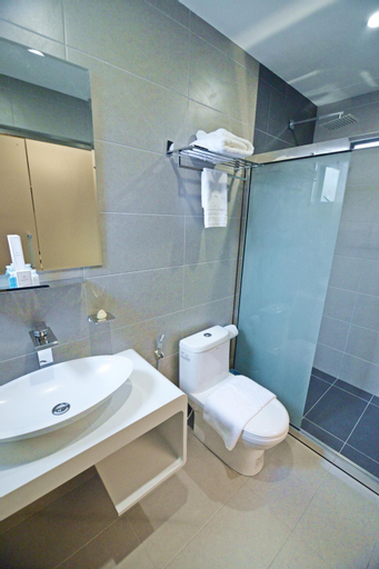 Bathroom 4