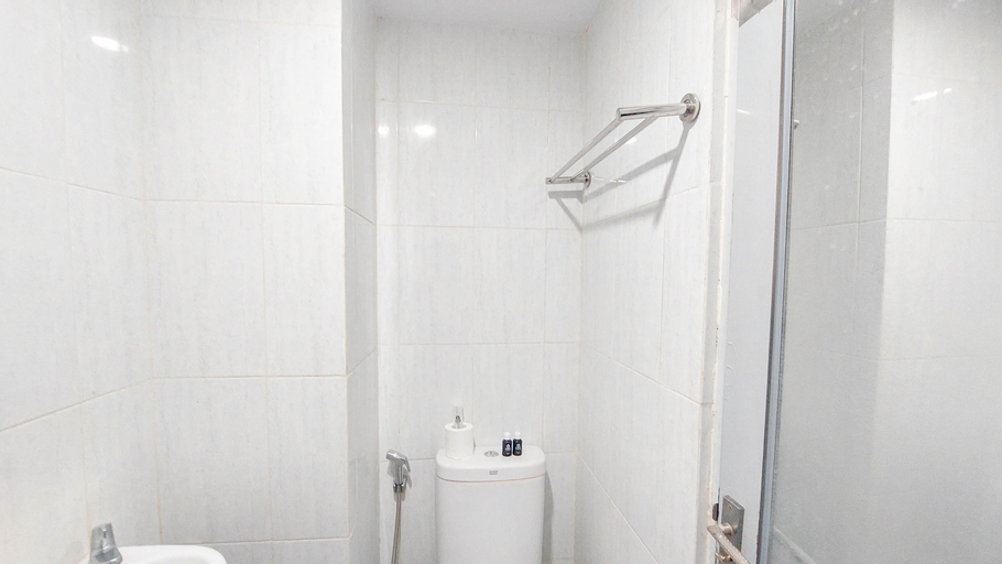 Bedroom 5, Relaxing Studio Apartment at Mansyur Residence By Travelio, Medan