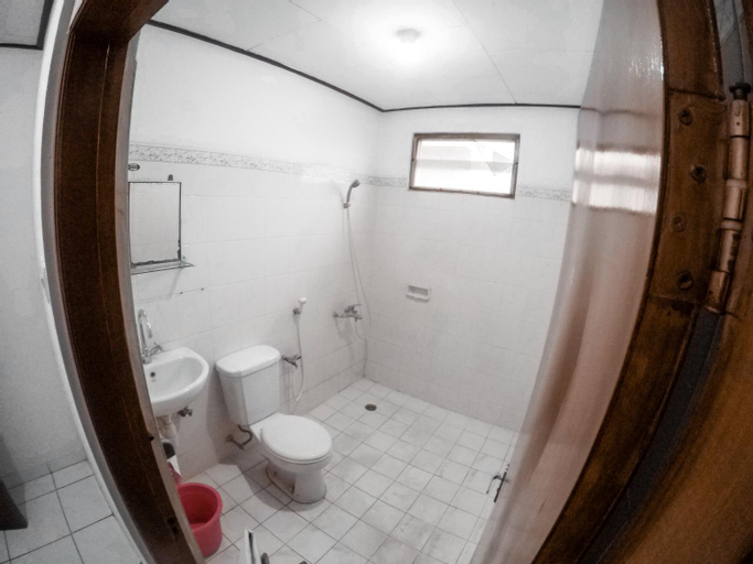 Bathroom 9