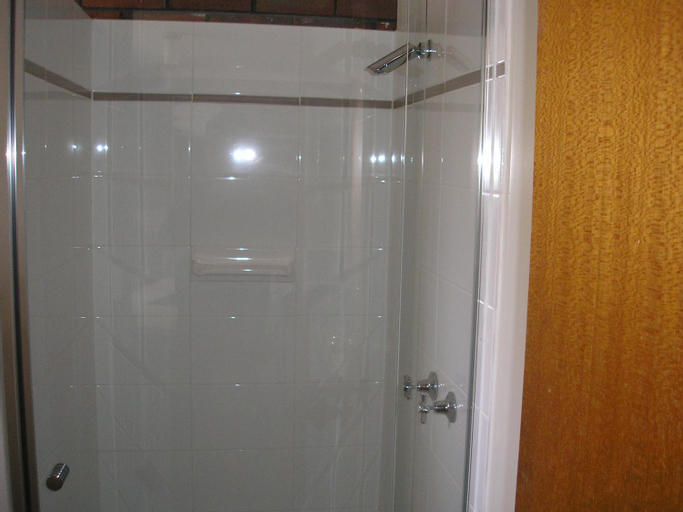 Bathroom 11