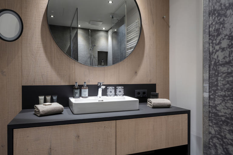Bathroom 5, Ski & Bike Hotel Wiesenegg, Zell am See