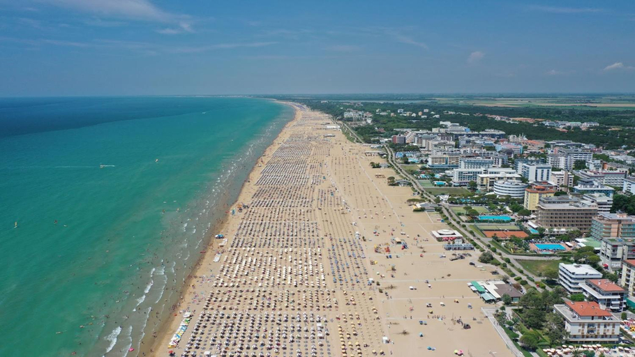Surrounding environment 5, Bright sea front apartment with terrace-Beahost, Venezia