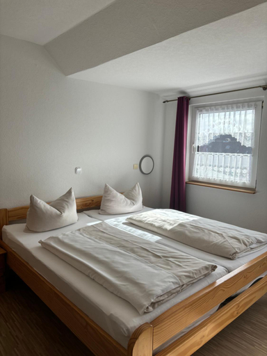 Bedroom 2, Hotel-Restaurant Cafe Caro, Wittmund