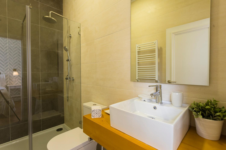 Bathroom 2, Ericeira Soul Guesthouse, Mafra