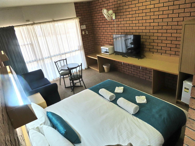 Bedroom 2, East West Motel Ceduna, Ceduna