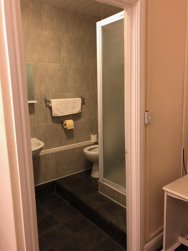 Bathroom 2, Station Inn, Northumberland