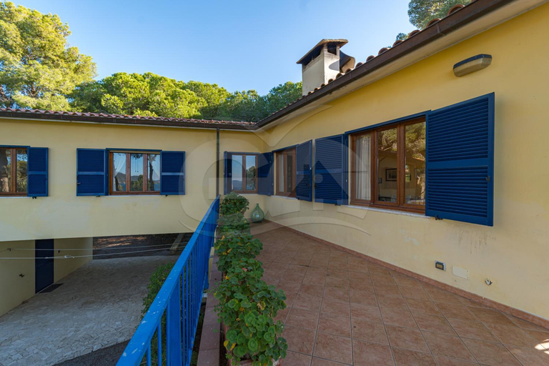 Exterior & Views 1, Villa Madonna delle Grazie con accesso privato al mare - Goelba, Livorno