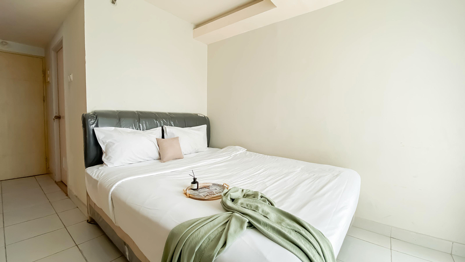 Cozy and Best Deal Studio Apartment Amethyst By Travelio, Central Jakarta