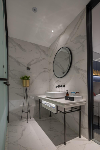 Bathroom 9