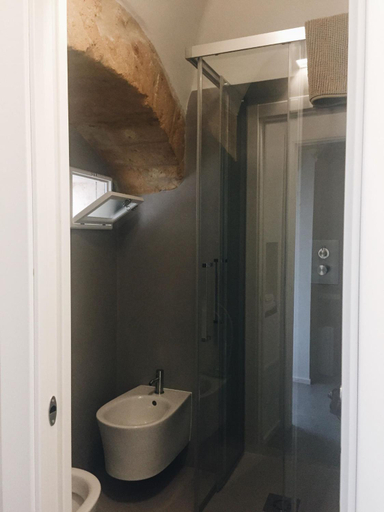 Others 5, B&B Santa Chiara, Bari
