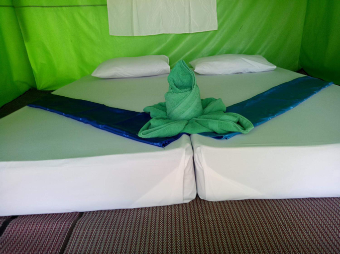 Koh Ngai Camping Restaurant, Ko Lanta