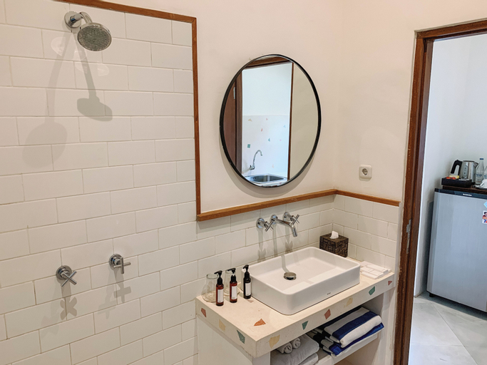 Bathroom 13