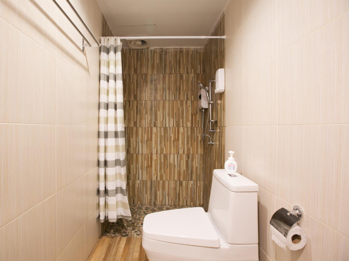 Bathroom 4