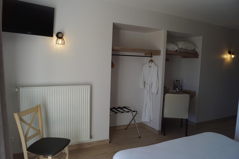 Bedroom 2, Auberge des Myrtilles, Haute-Loire