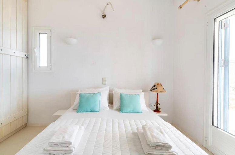 2, Petra House Kea 12776742, South Aegean