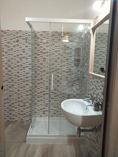 Bathroom 5, B&B Marsa', Syracuse