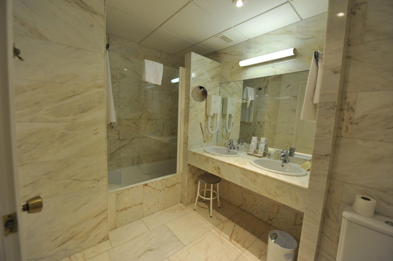 Bathroom 5, Puerta de Segovia, Segovia