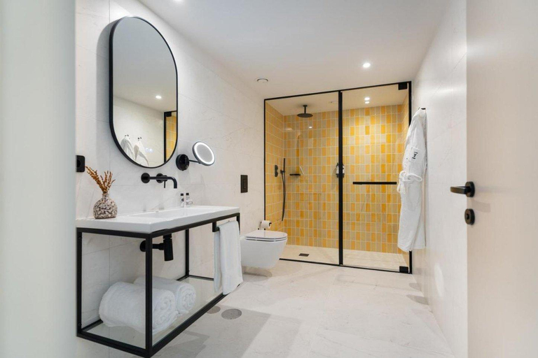 Bathroom 5, The Editory Garden Baixa Hotel, Porto