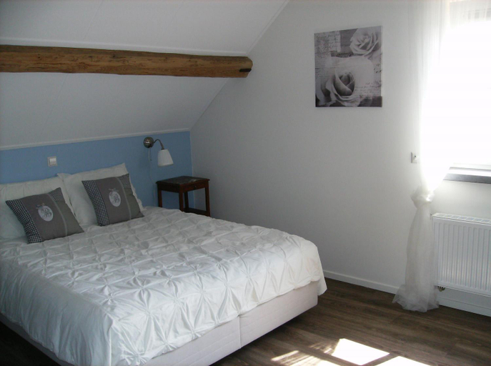 Bedroom 2, Bed op de Reth, Antwerpen