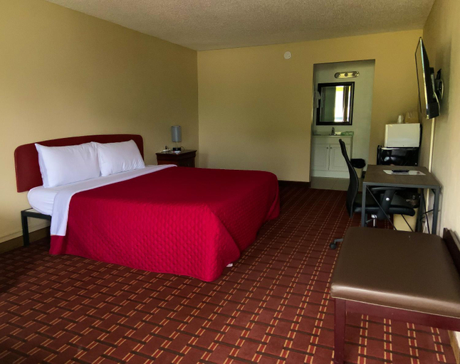 Bedroom 3, Red Carpet Inn and Suites Kinston NC, Lenoir