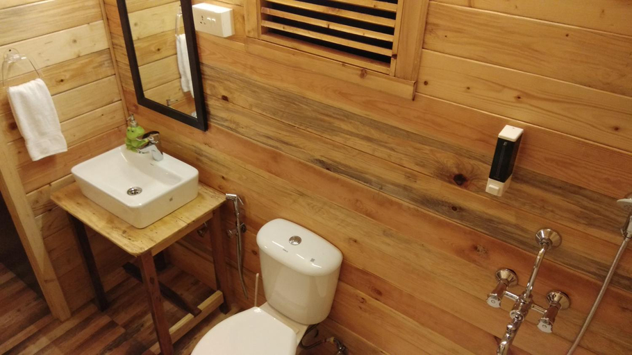 Bathroom 7