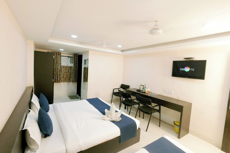 Bedroom 2, Hotel Daimond, Indore